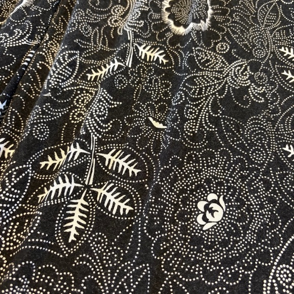 Liz Lange Women’s Black and White Patterned Maxi Dress Size PL - Picture 4 of 11